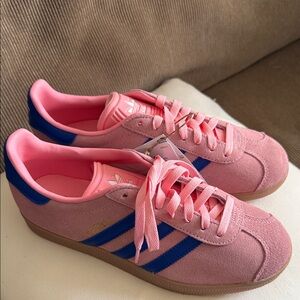 Adidas Women's Pink and Blue Gazelle Sneakers Men’s size 6 Women size 8